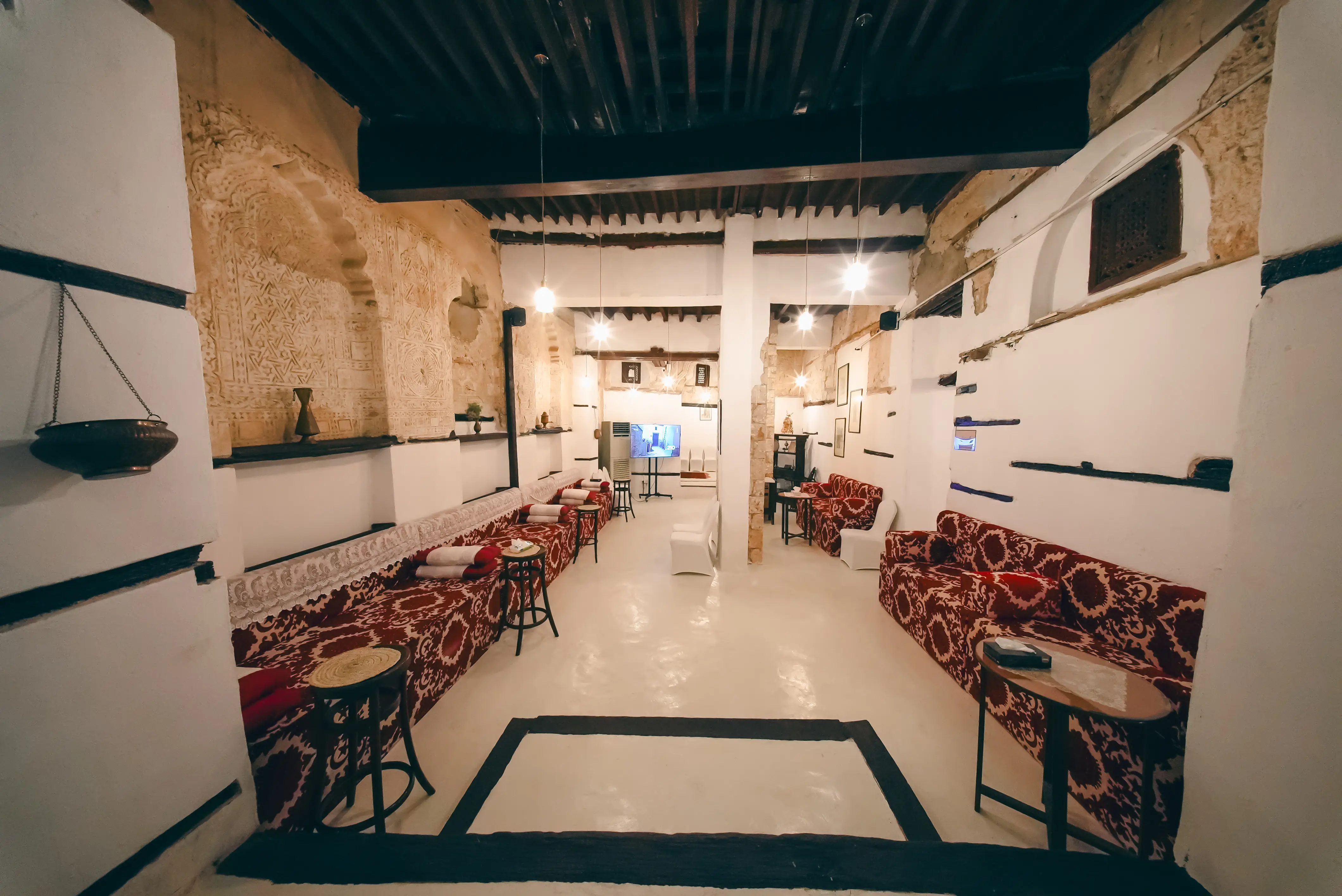 من داخل بيت المتبولي · Inside Bayt Al-Matbouli